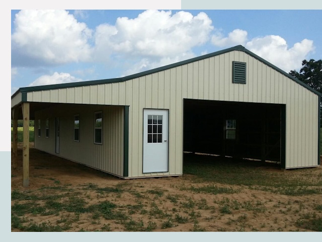 Строительство конюшен в Алейске